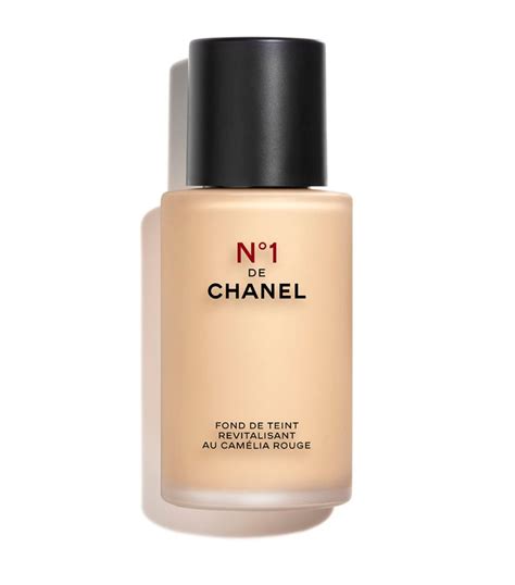 N°1 DE CHANEL REVITALIZING FOUNDATION .